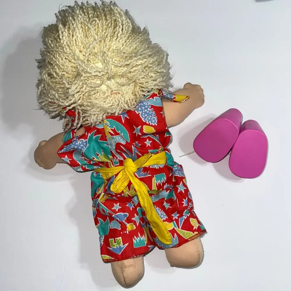 Vintage 1990 Cabbage Patch Kids Doll Hasbro Blonde Hair Blue Eyes First Edition